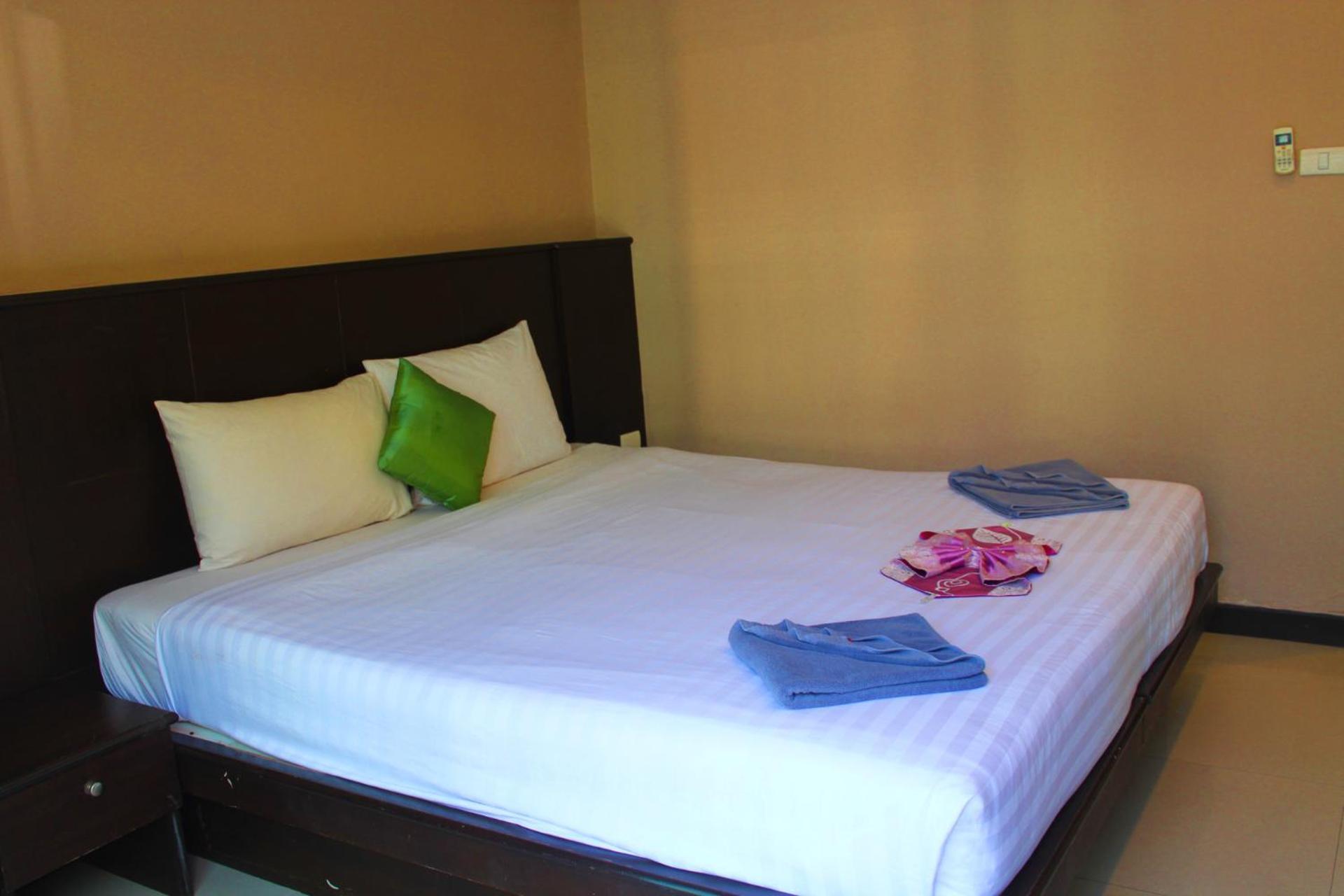 Hollywood Inn Hotel Patong Экстерьер фото