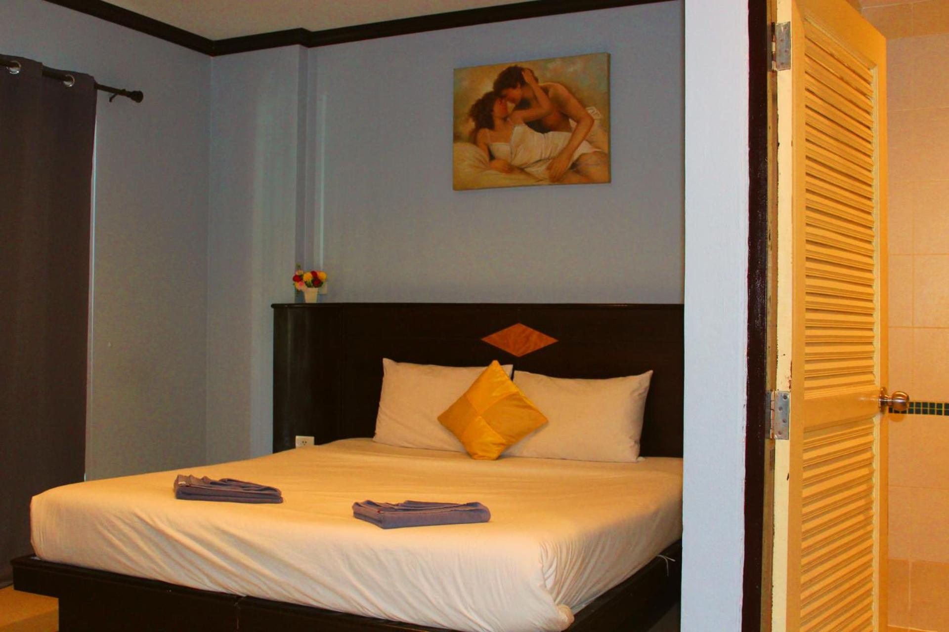 Hollywood Inn Hotel Patong Экстерьер фото