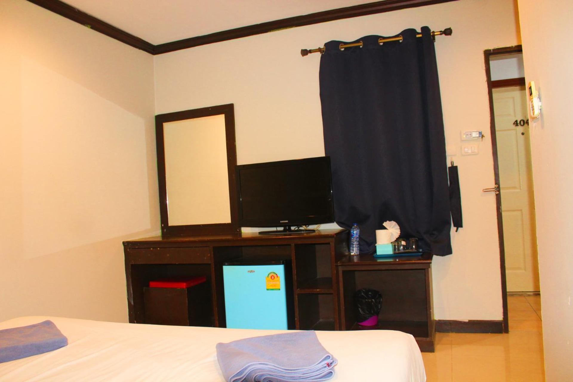 Hollywood Inn Hotel Patong Экстерьер фото