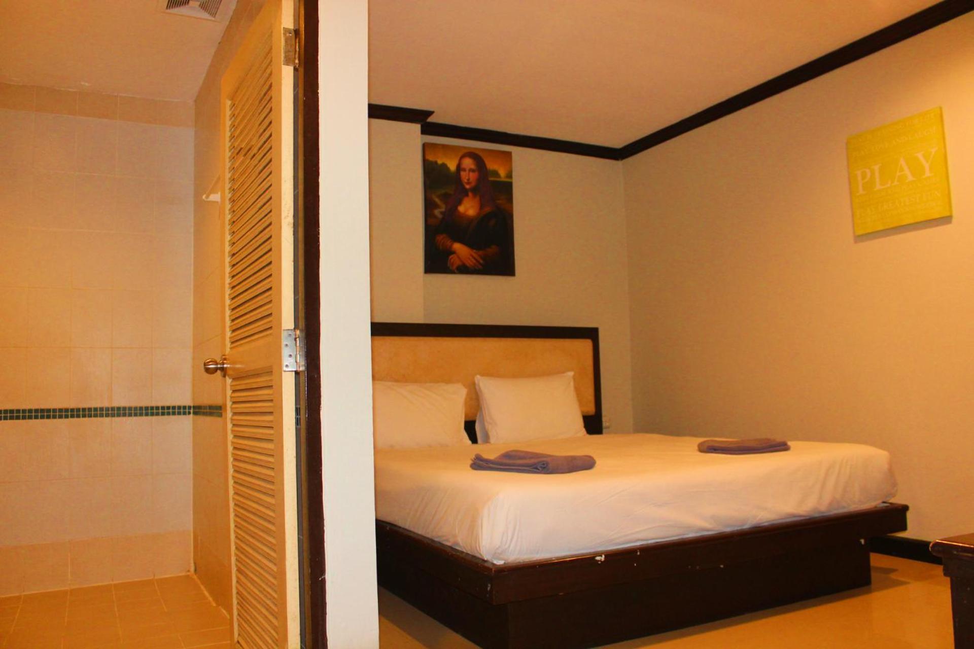 Hollywood Inn Hotel Patong Экстерьер фото