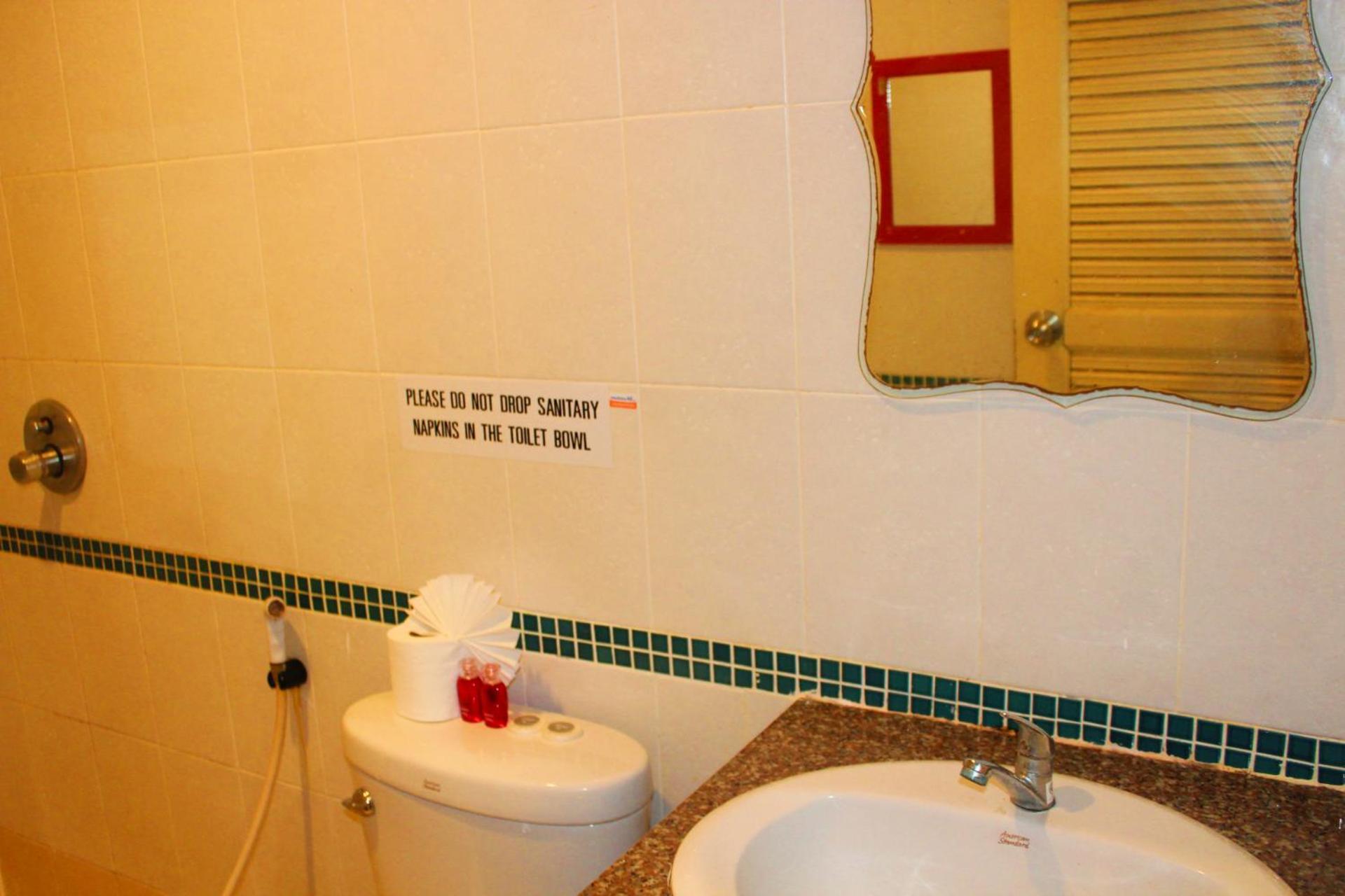 Hollywood Inn Hotel Patong Экстерьер фото