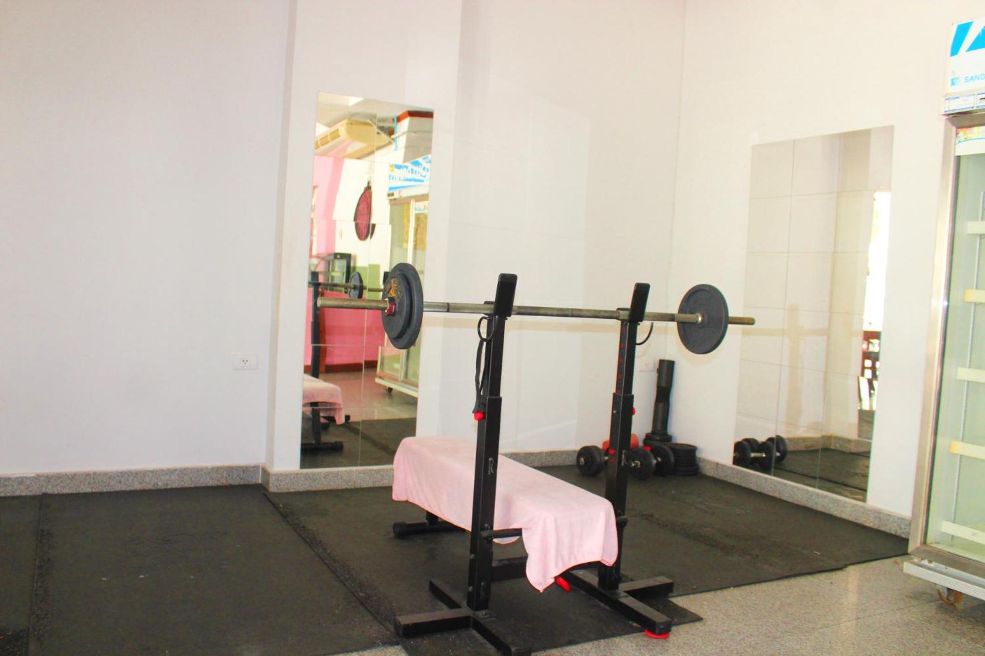 Hollywood Inn Hotel Patong Экстерьер фото
