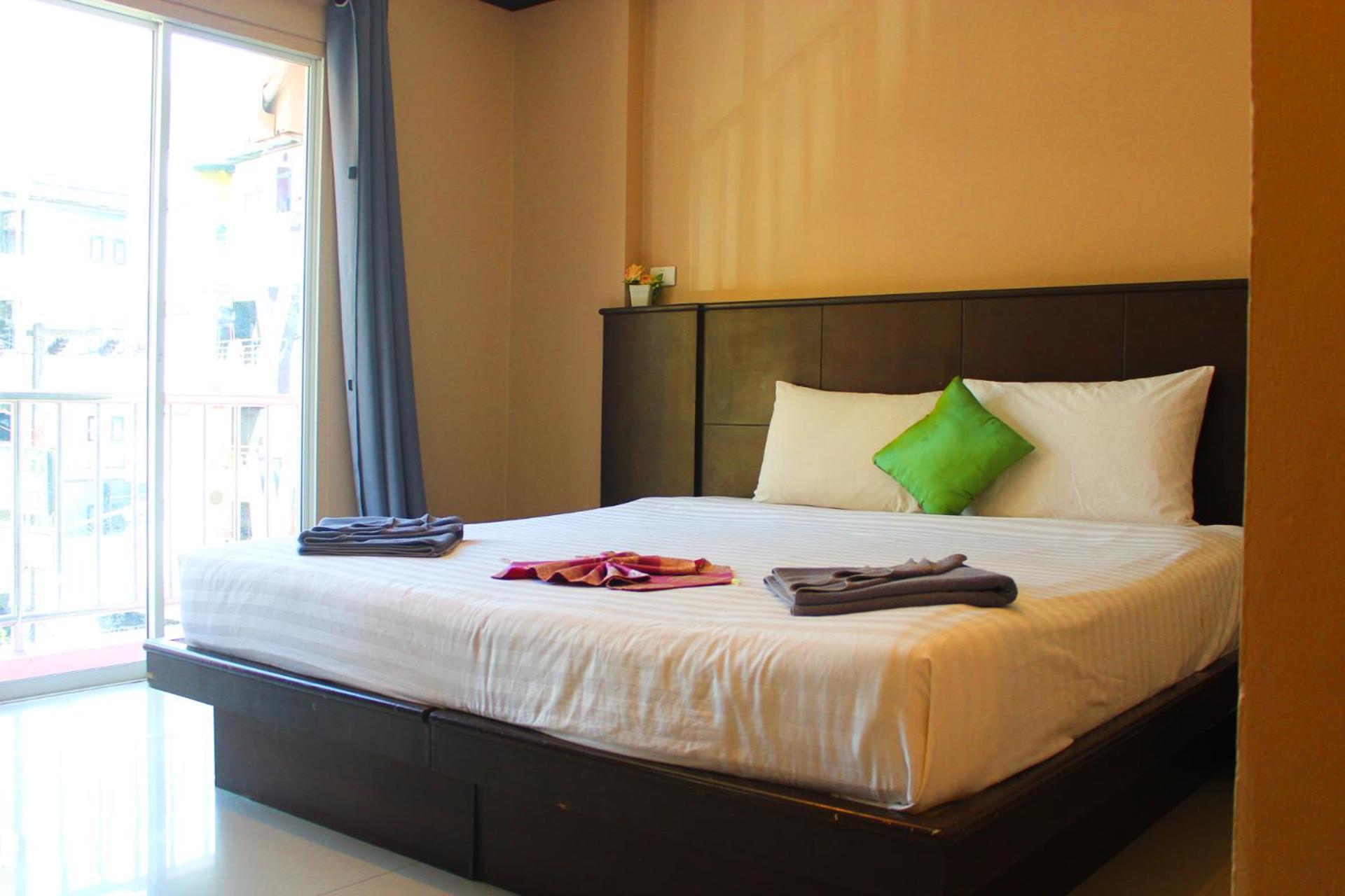 Hollywood Inn Hotel Patong Экстерьер фото