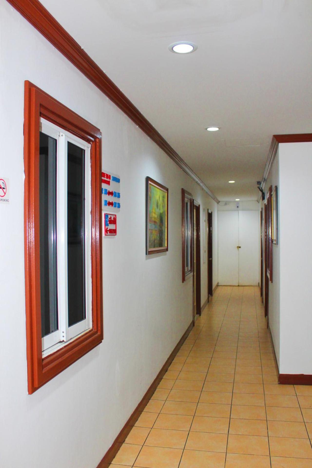 Hollywood Inn Hotel Patong Экстерьер фото