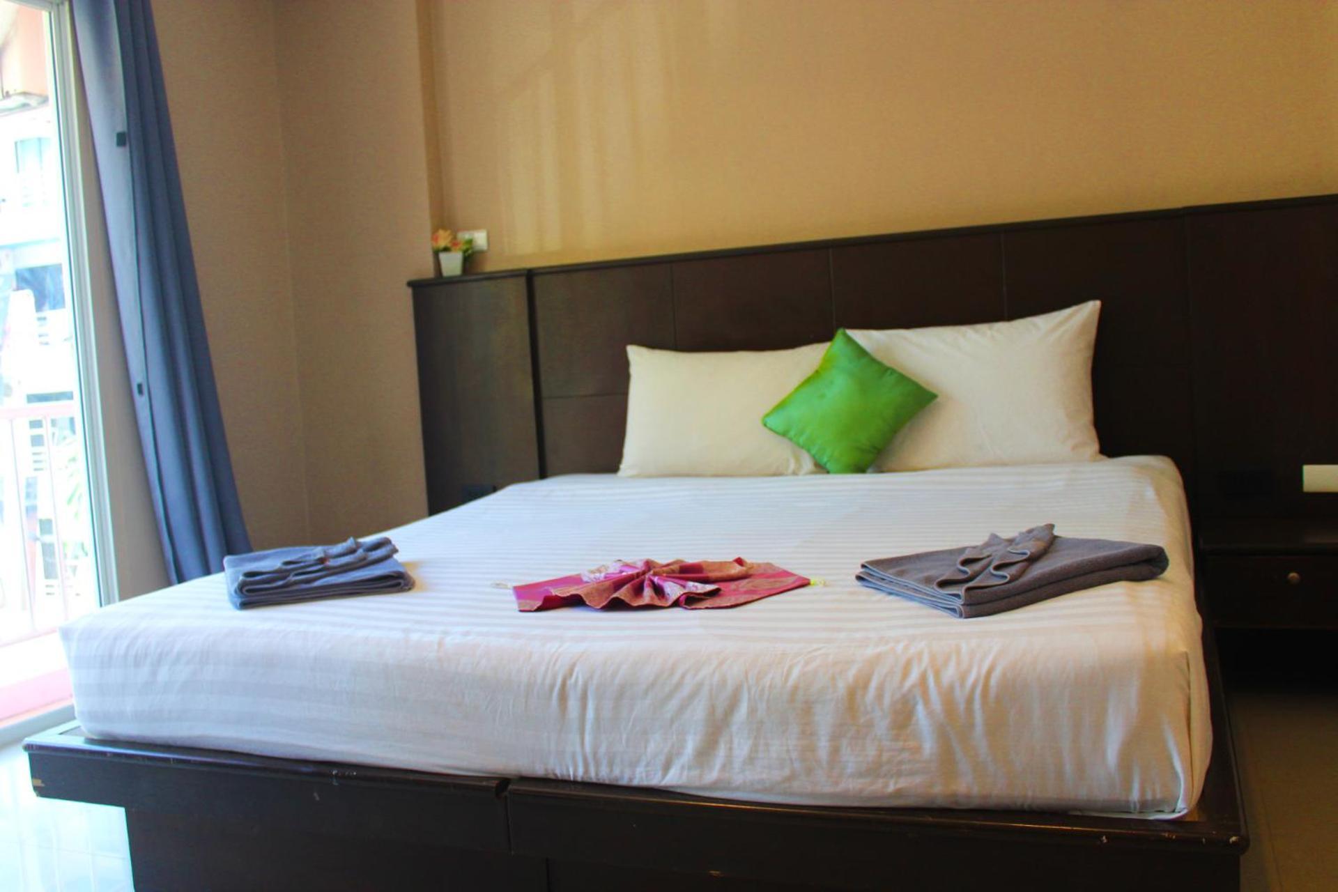 Hollywood Inn Hotel Patong Экстерьер фото