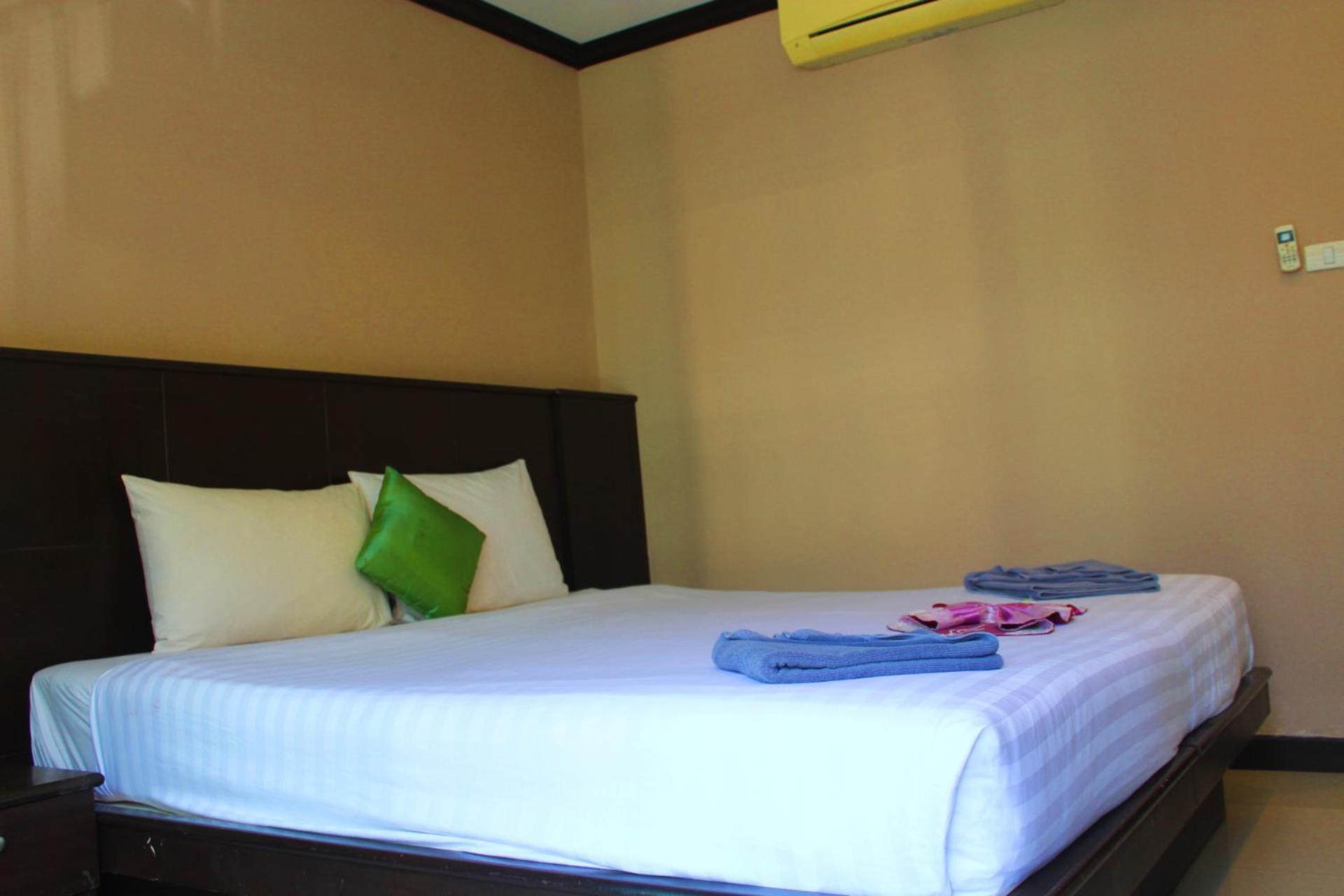 Hollywood Inn Hotel Patong Экстерьер фото