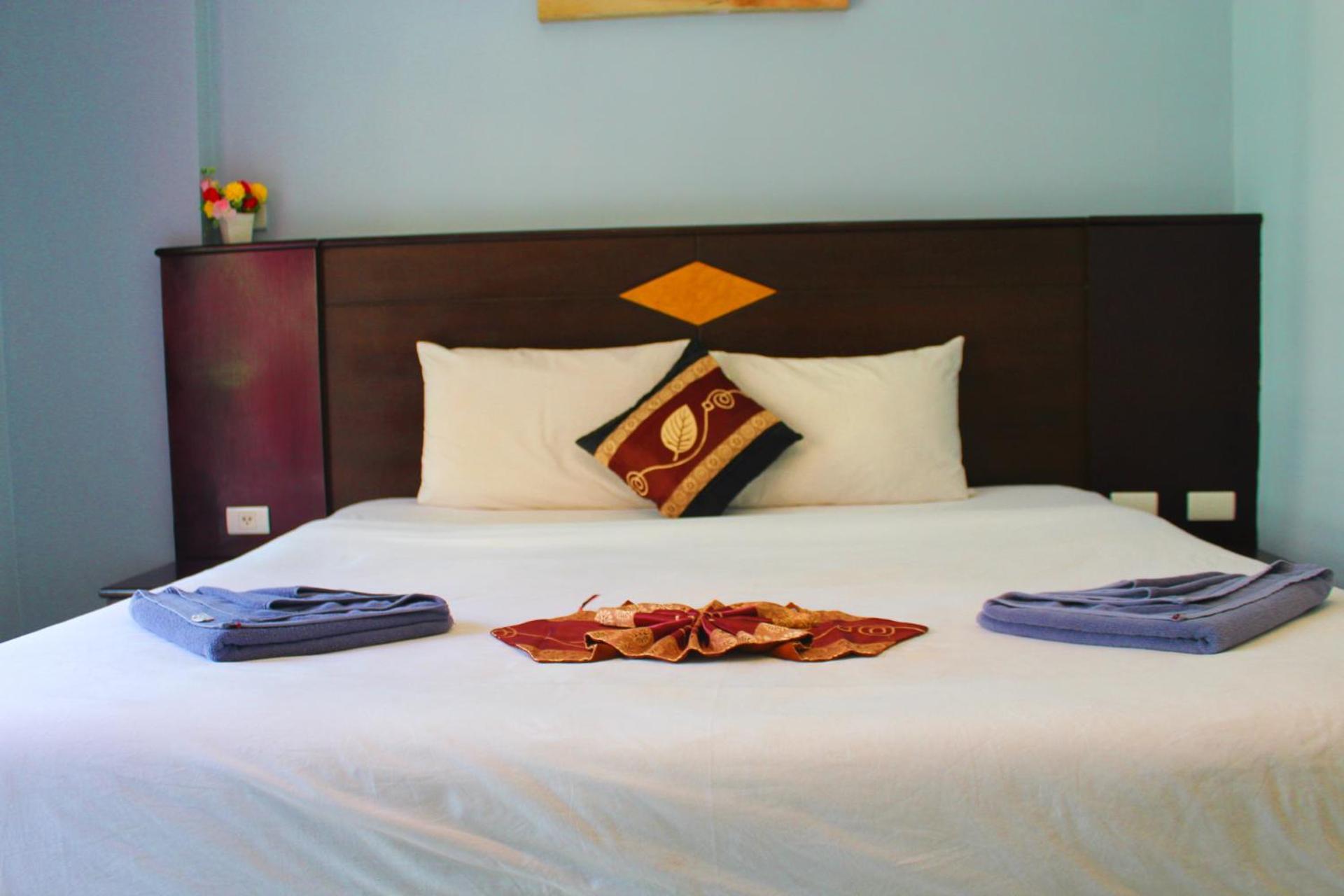 Hollywood Inn Hotel Patong Экстерьер фото