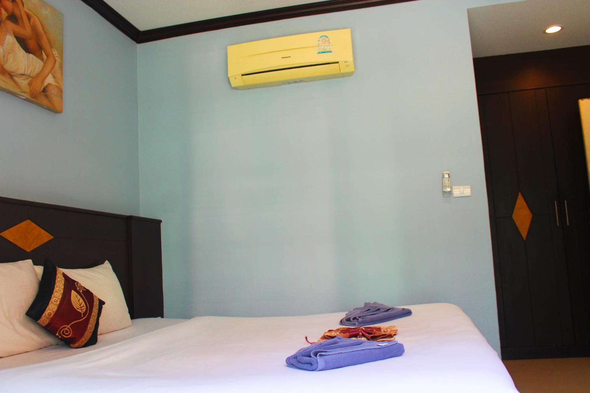 Hollywood Inn Hotel Patong Экстерьер фото