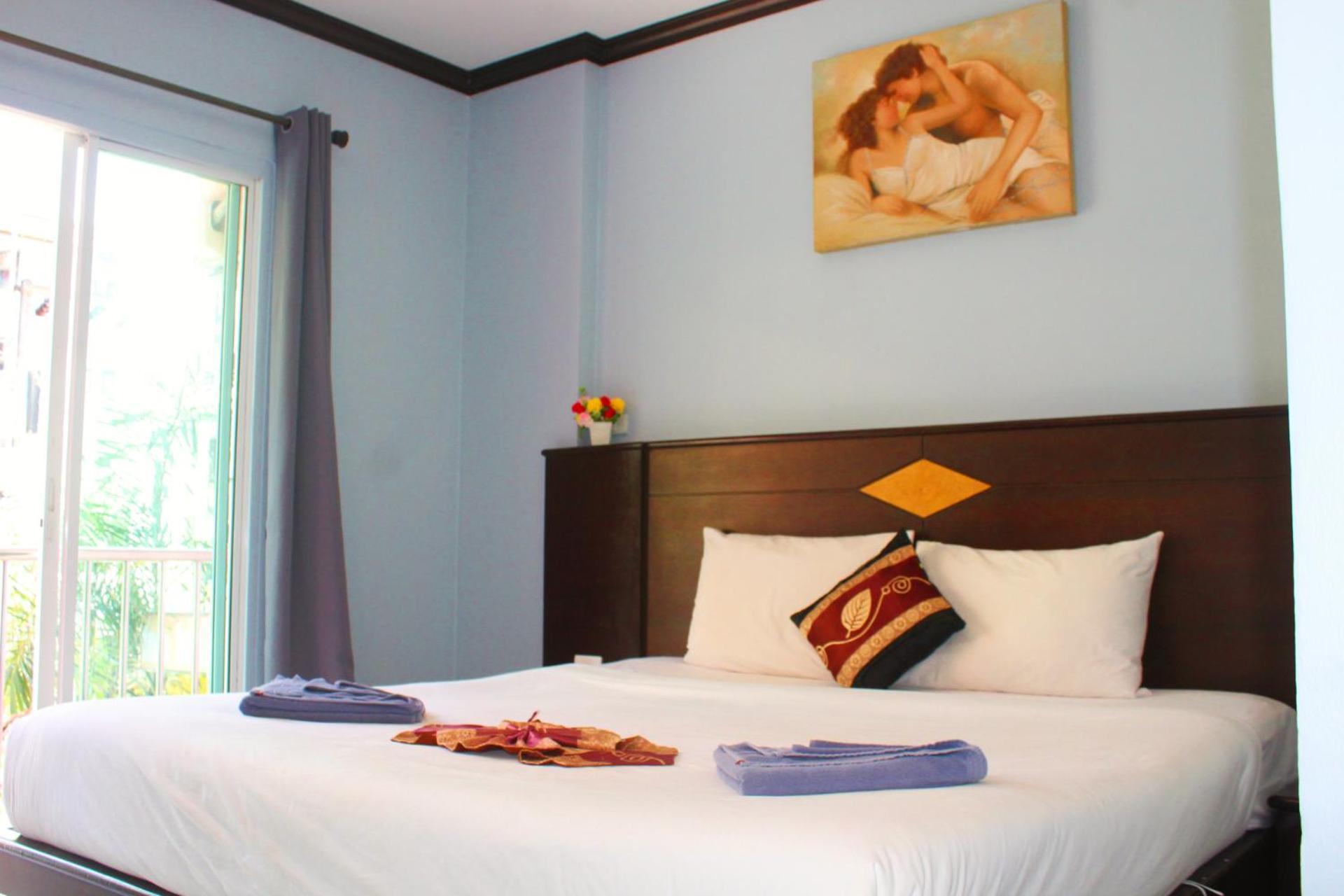 Hollywood Inn Hotel Patong Экстерьер фото