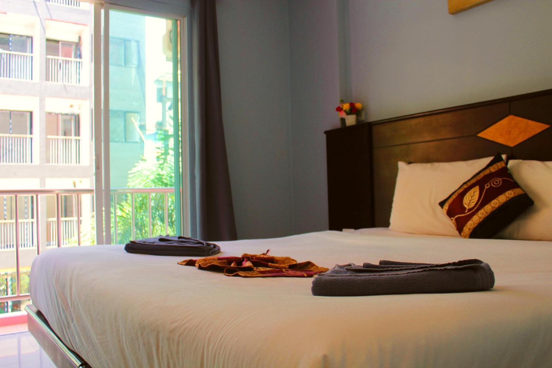 Hollywood Inn Hotel Patong Экстерьер фото